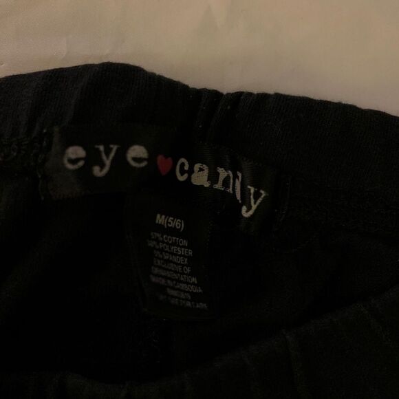 🌹2 for 10. Capri Pants with rhinestones- 5/6 - Picture 2 of 3